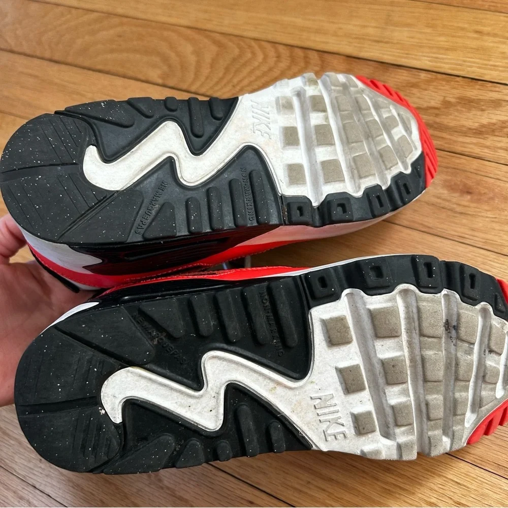 NIke Air Max 90 Youth Sneakers Size US 3 Big Kids